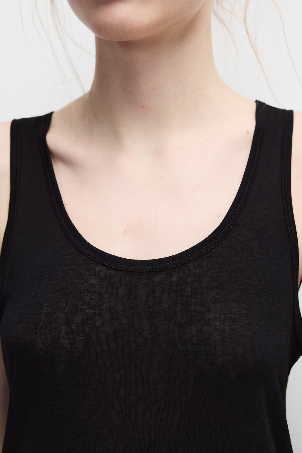 Майка свободная из вискозы - цвет черный - 5