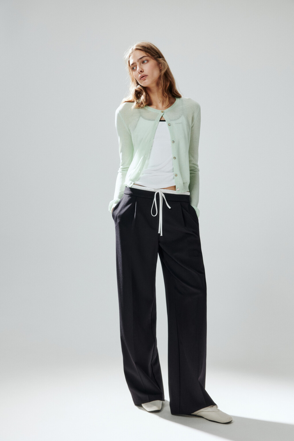 Майка на бретельках с надписью - цвет белый - 5