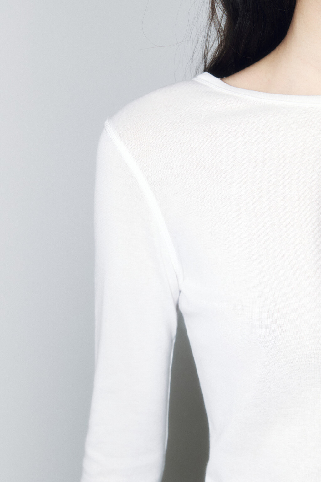 Лонгслив из тонкого хлопкового трикотажа - цвет белый - 6