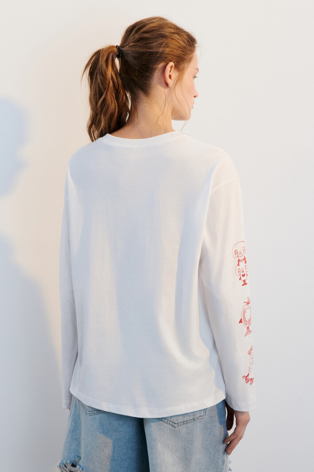 Лонгслив хлопковый с принтом - цвет белый - 4
