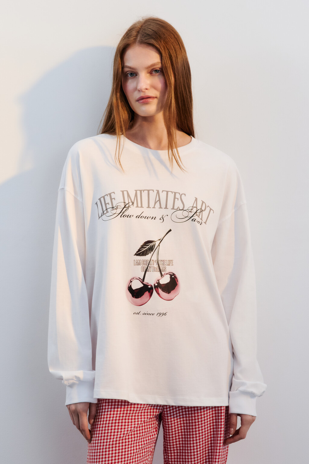 Лонгслив хлопковый с принтом - цвет бежевый - 2