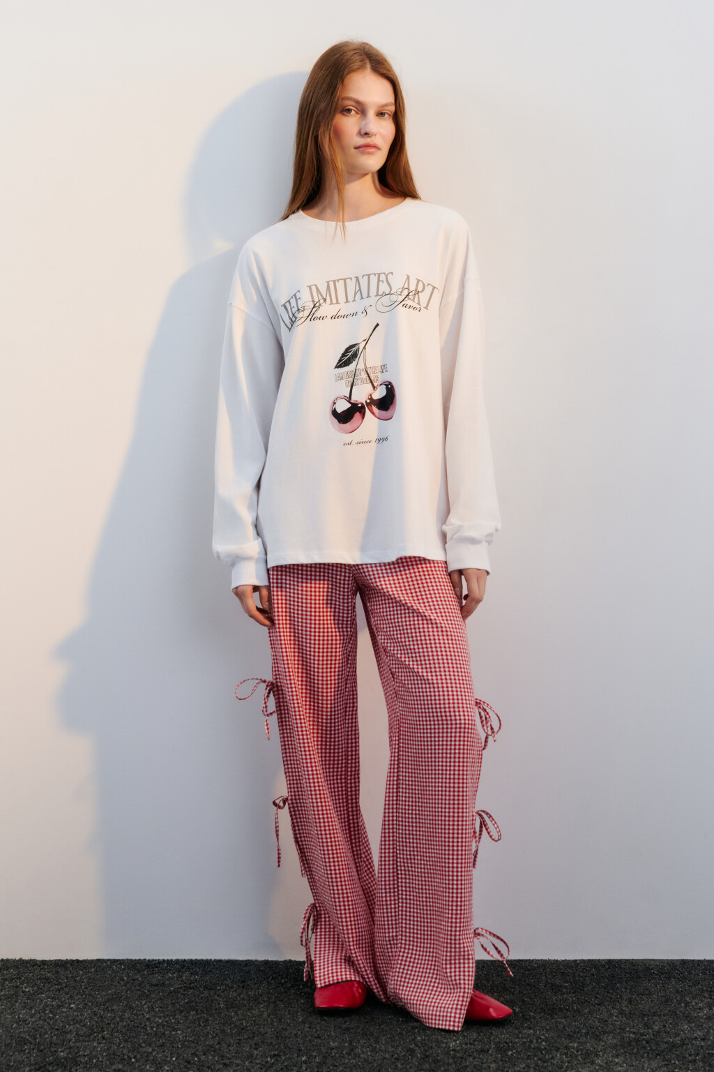 Лонгслив хлопковый с принтом - цвет бежевый - 4