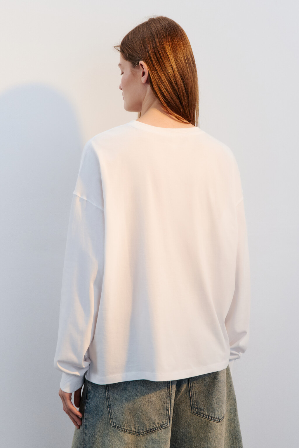 Лонгслив хлопковый с принтом - цвет белый - 3