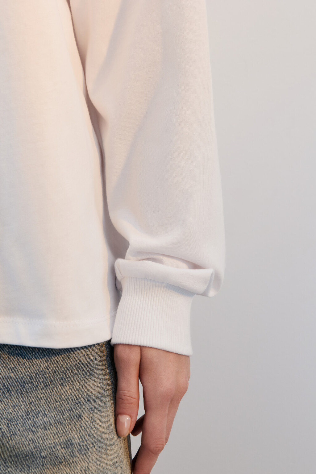 Лонгслив хлопковый с принтом - цвет белый - 6