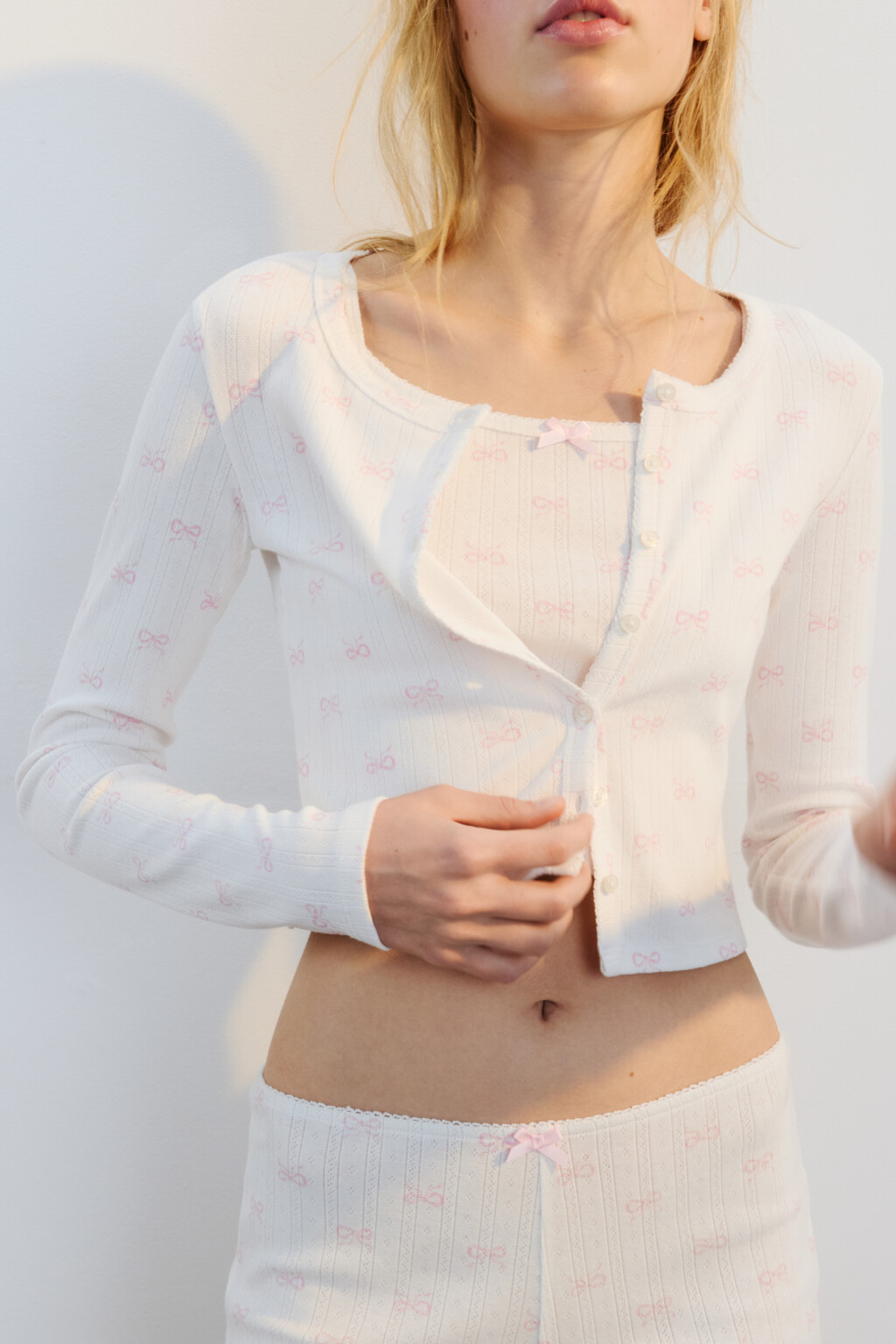 Лонгслив в рубчик на пуговицах - цвет белый - 2