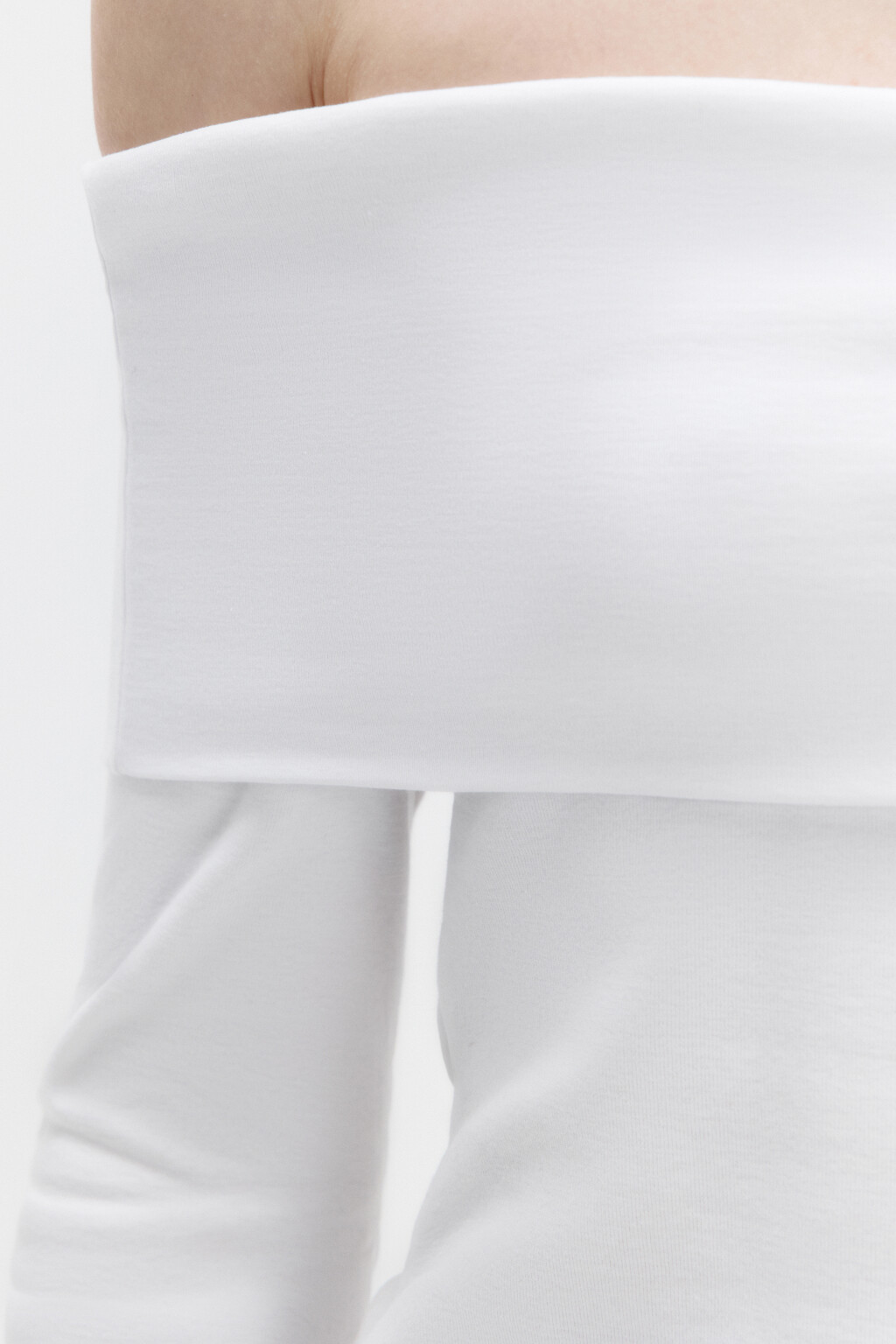Лонгслив приталенный с открытыми плечами - цвет белый - 7