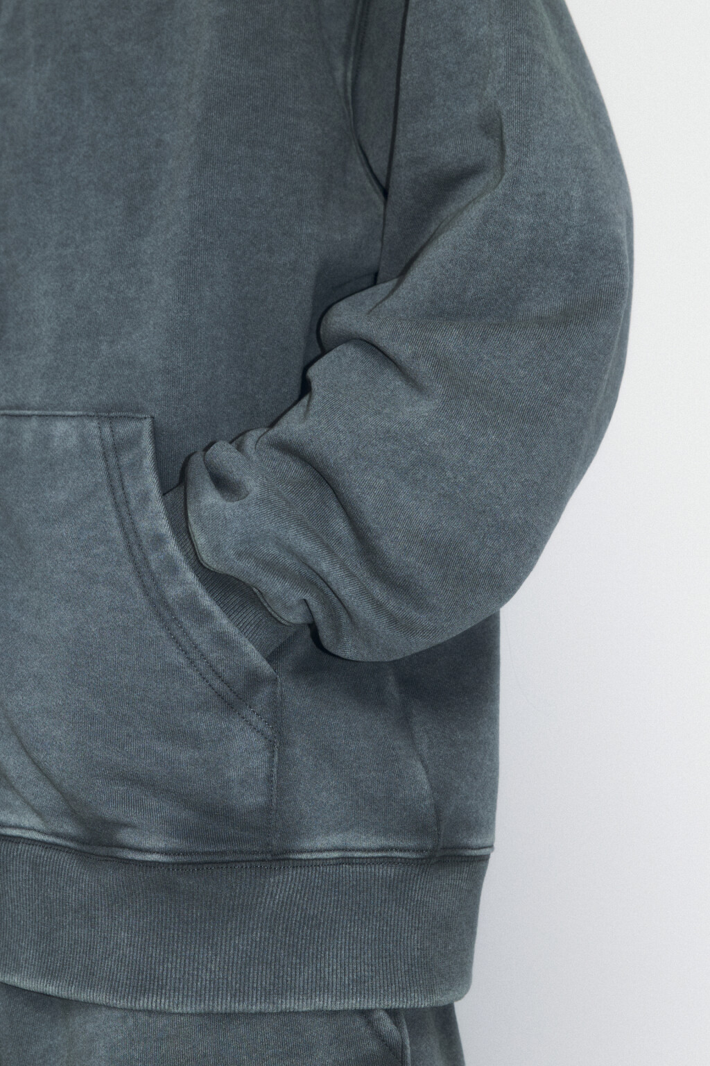 Худи-зипка из футера с вареным эффектом - цвет зеленый - 7