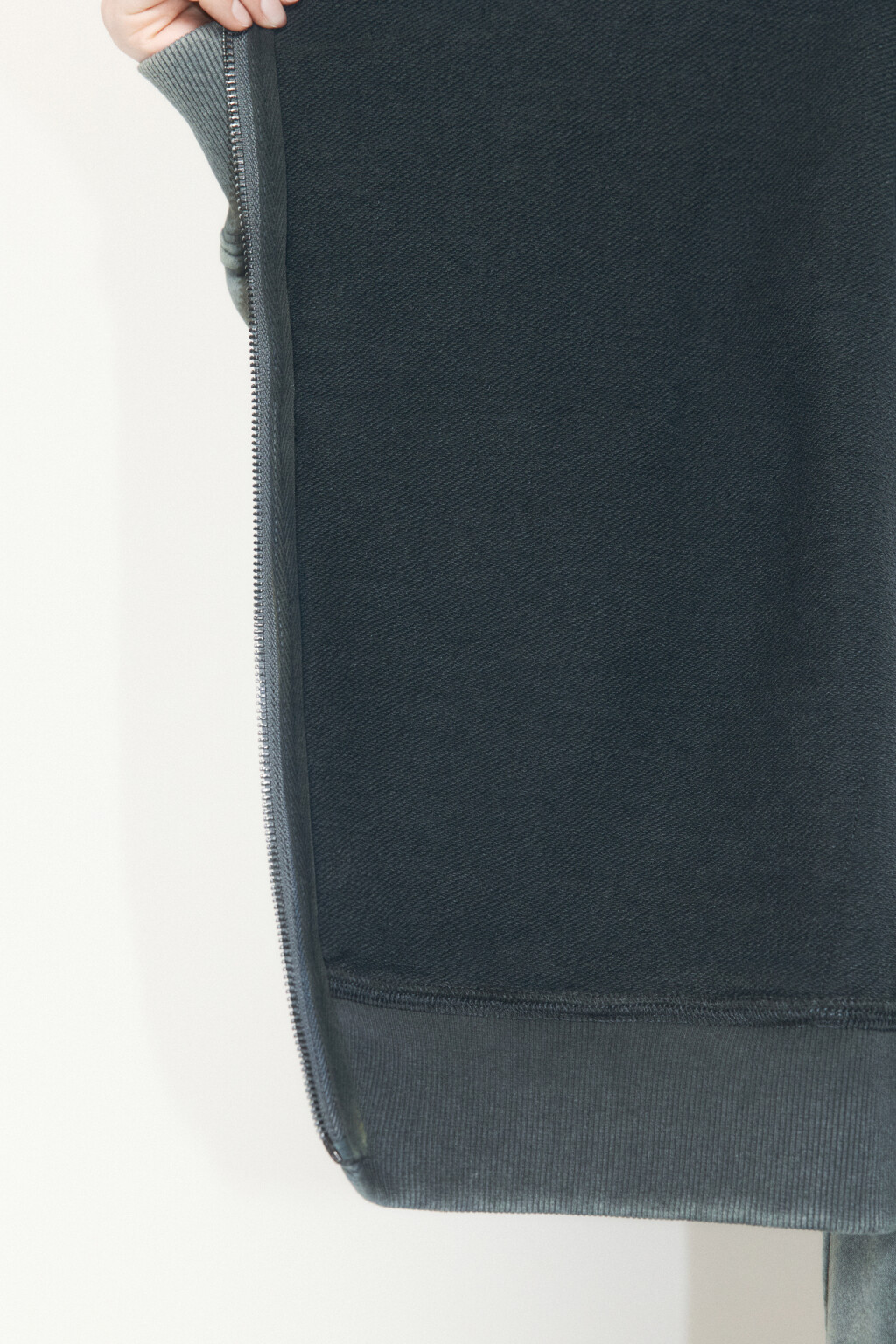 Худи-зипка из футера с вареным эффектом - цвет зеленый - 8