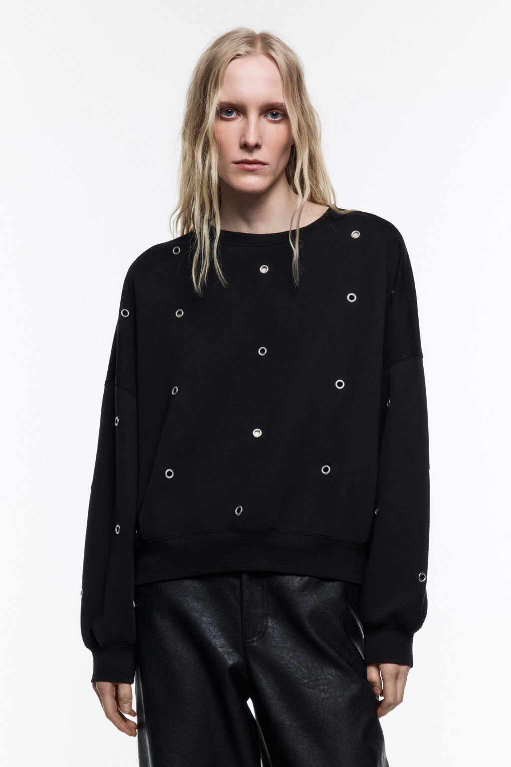 Свитшот из футера с металлическими люверсами - цвет черный - 3