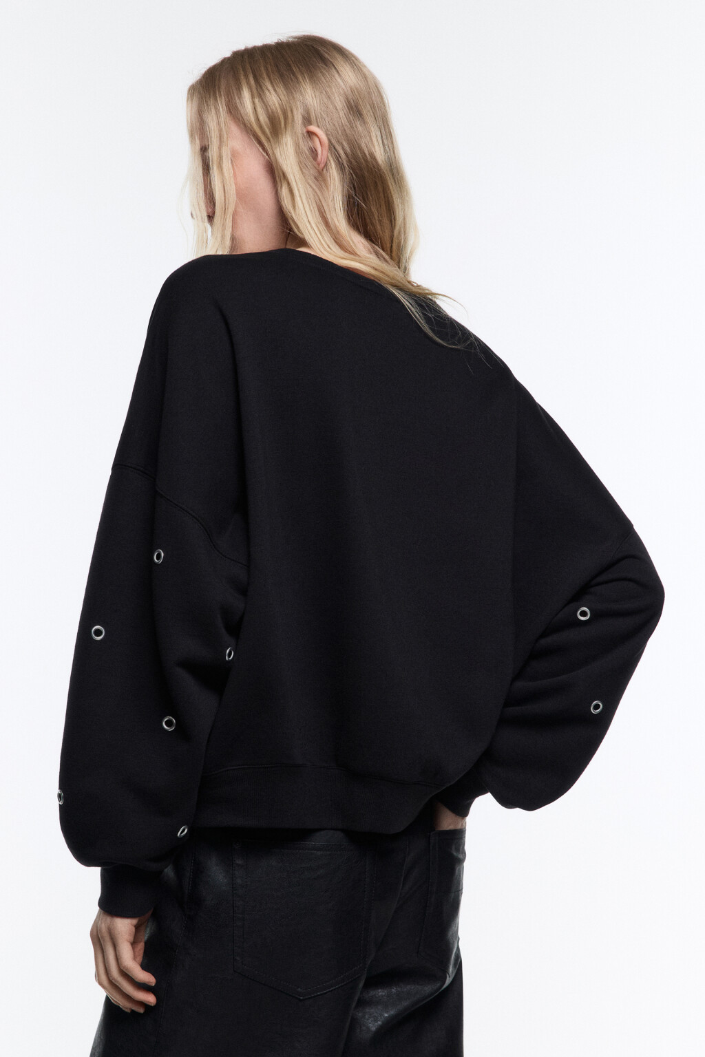 Свитшот из футера с металлическими люверсами - цвет черный - 4