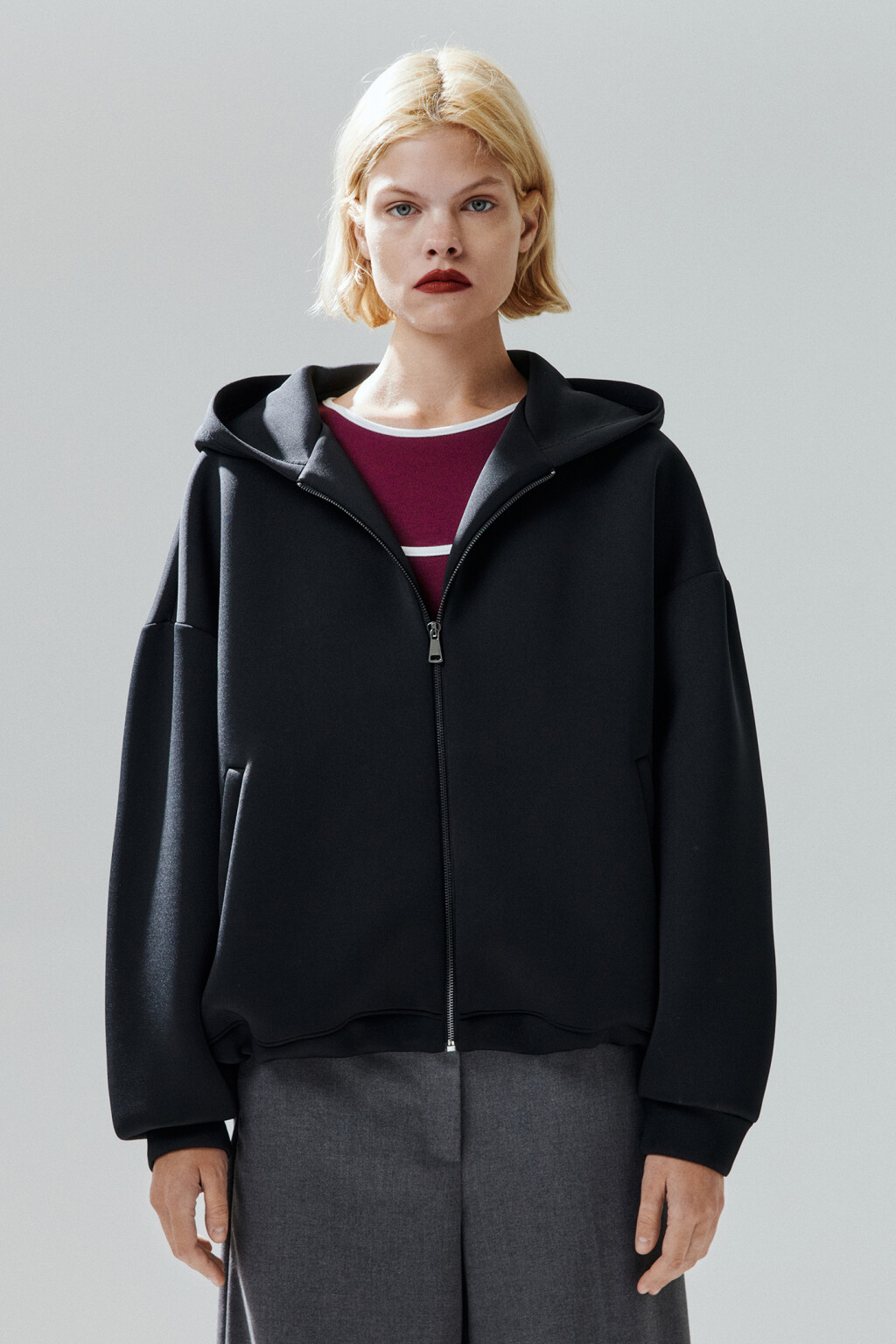 Худи-зипка из неопрена с капюшоном - цвет черный - 3