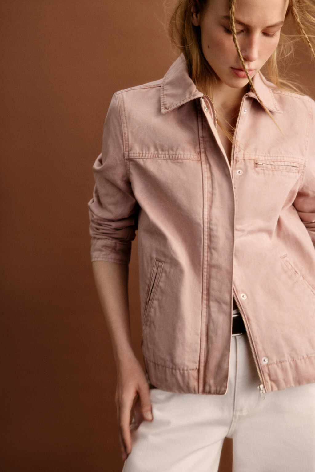 Куртка джинсовая на молнии - цвет розовый - 2