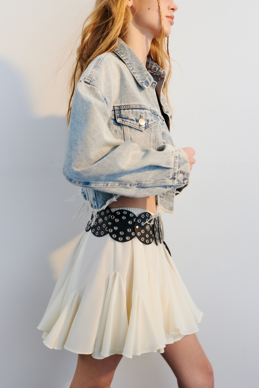 Куртка джинсовая укороченная с открытыми срезами - цвет синий - 1