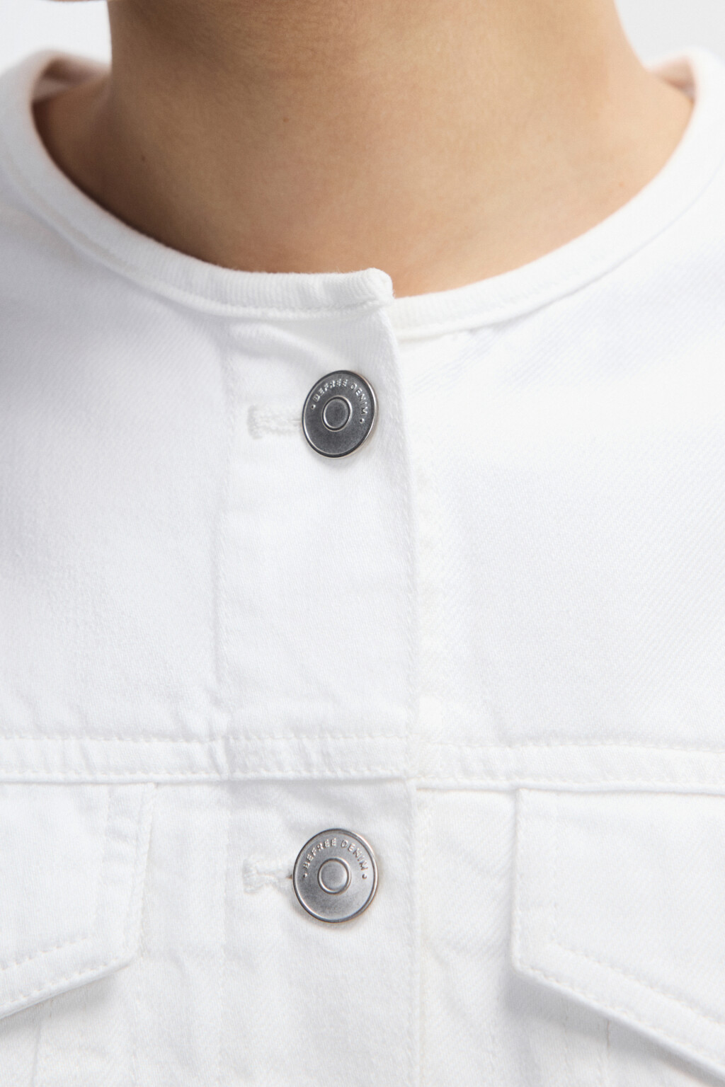 Куртка джинсовая с круглым вырезом - цвет белый - 5