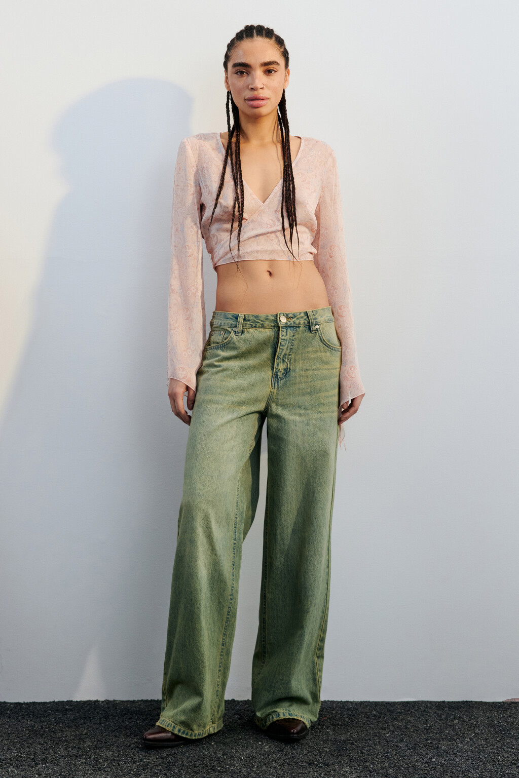 Джинсы широкие с тинтованным окрашиванием - цвет синий - 4