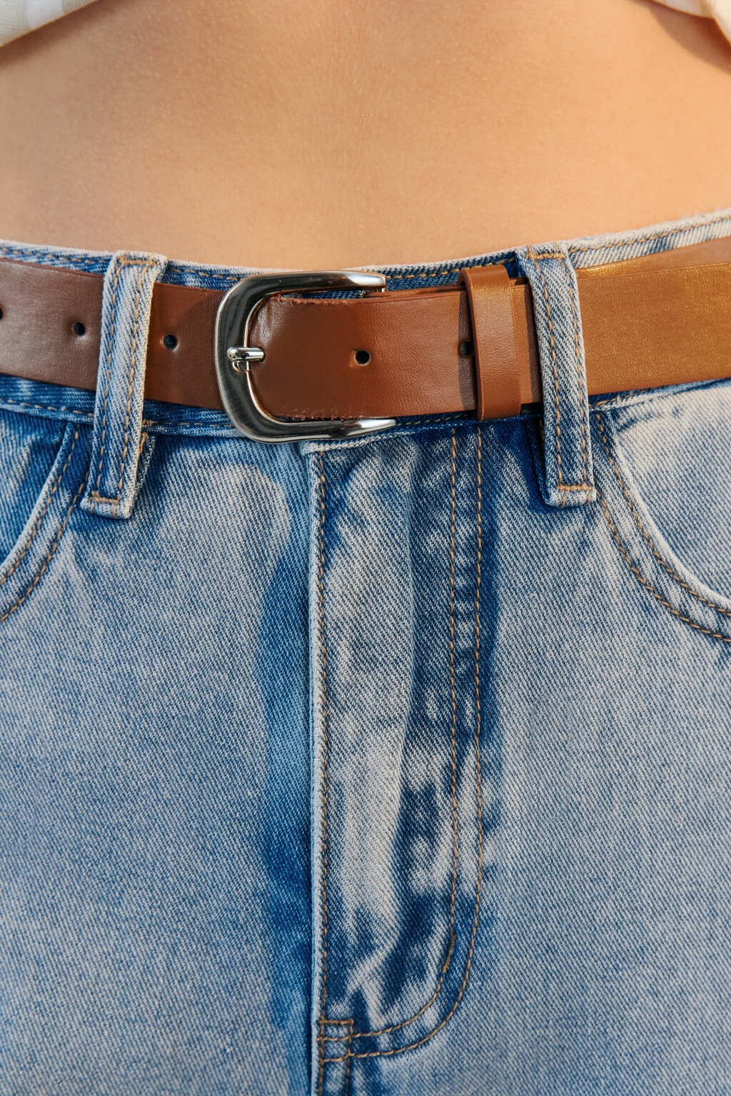 Джинсы mom fit с высокой посадкой и ремнем - цвет голубой - 6