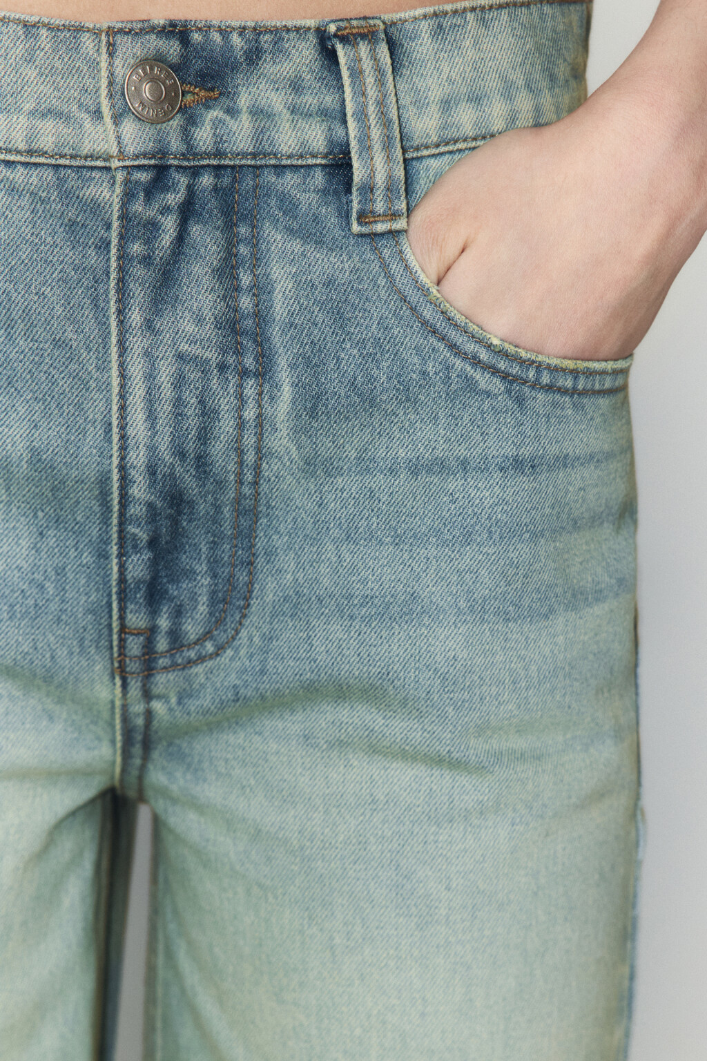 Джинсы широкие с открытыми срезами - цвет синий - 6