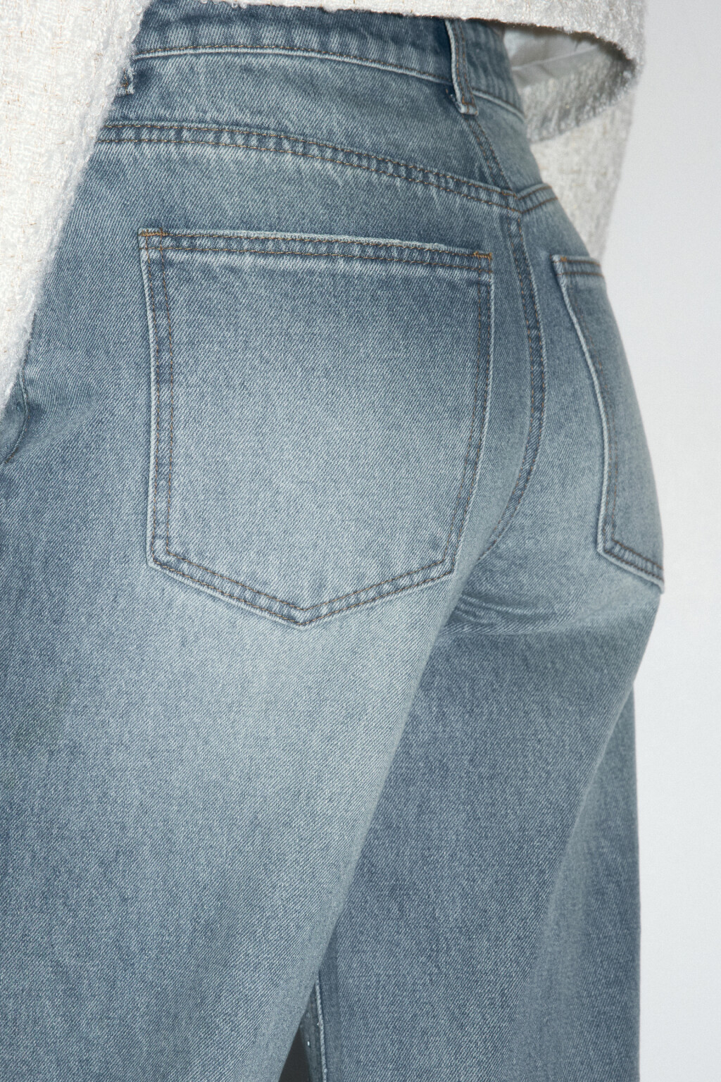 Джинсы прямые с декором из страз - цвет синий - 4