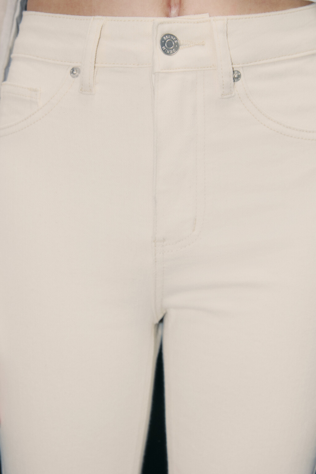 Джинсы клеш укороченные с открытыми срезами - цвет бежевый - 5