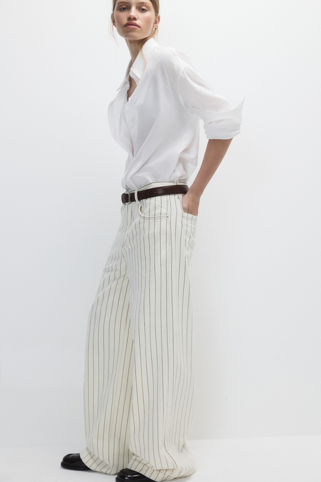 Джинсы широкие с принтом в полоску - цвет бежевый - 2