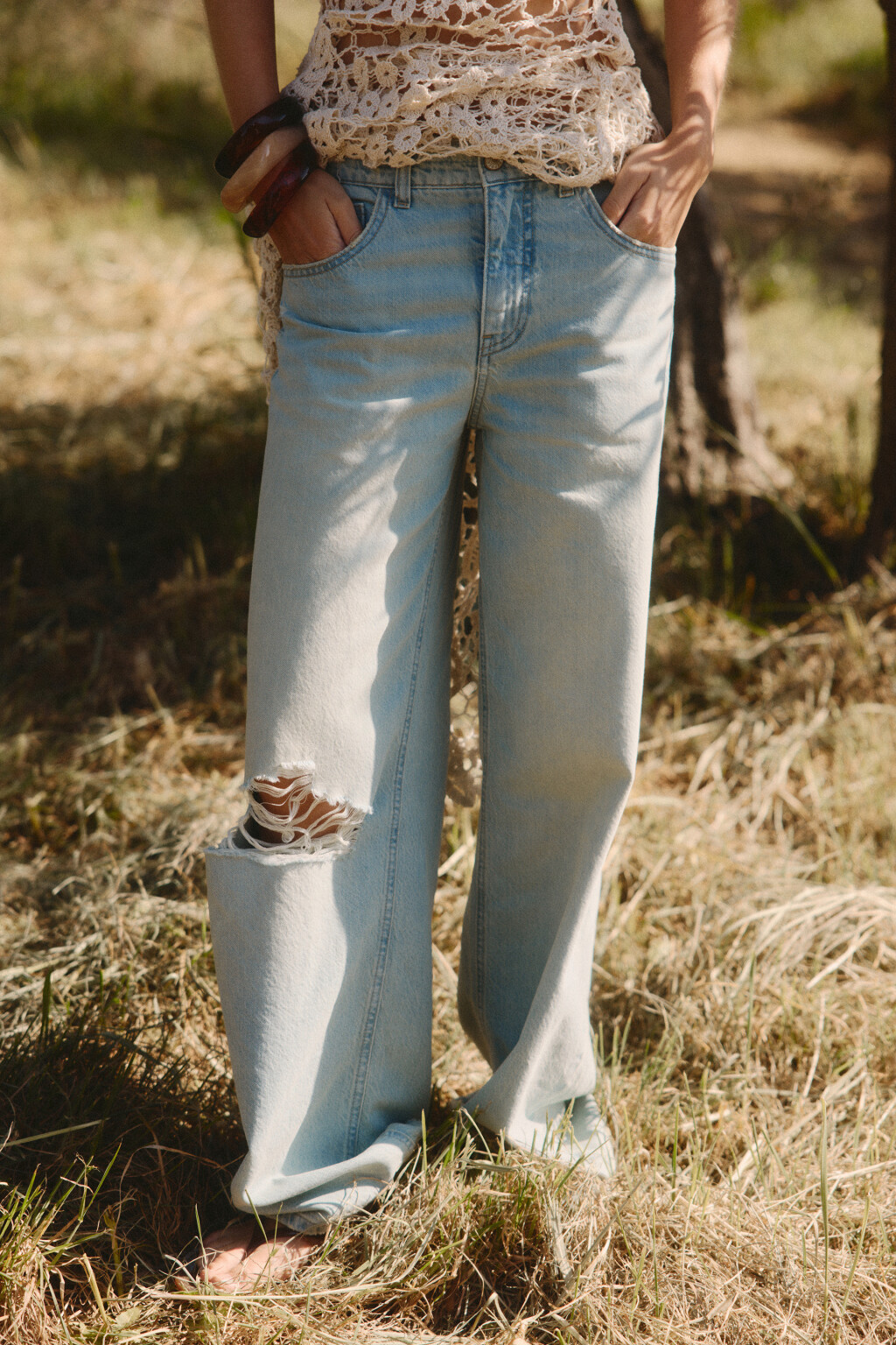 Джинсы широкие с рваным коленом - цвет синий - 7