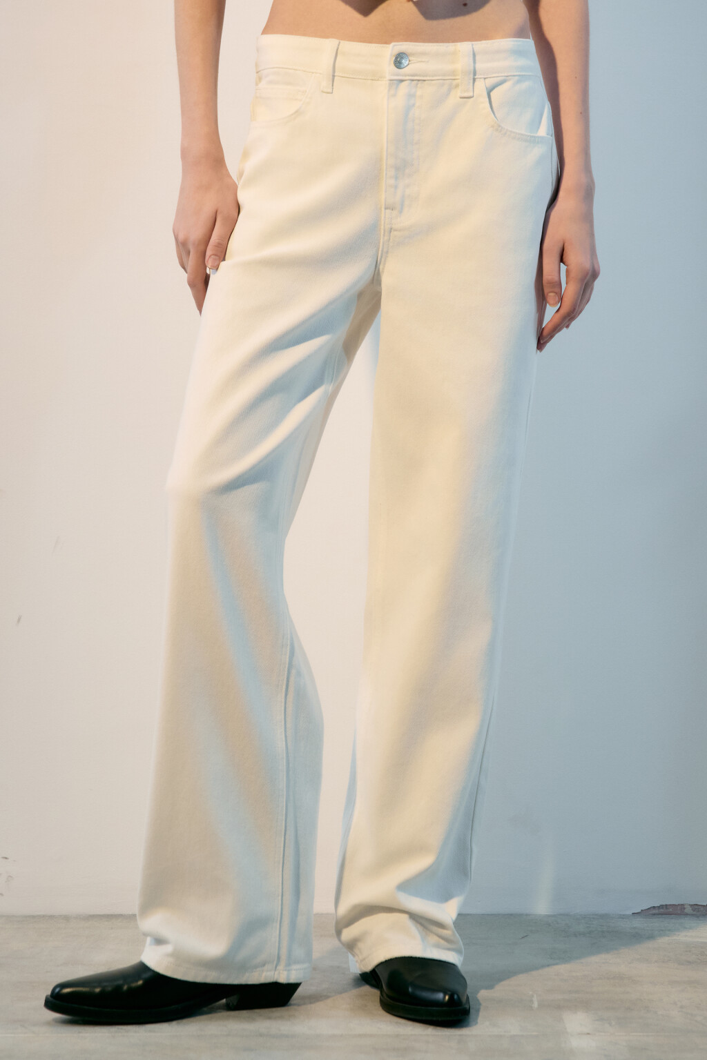 Джинсы прямые с высокой посадкой - цвет белый - 2