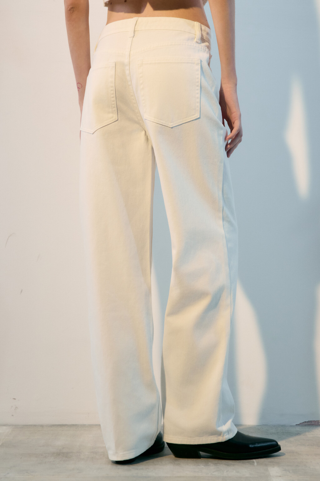 Джинсы прямые с высокой посадкой - цвет белый - 3