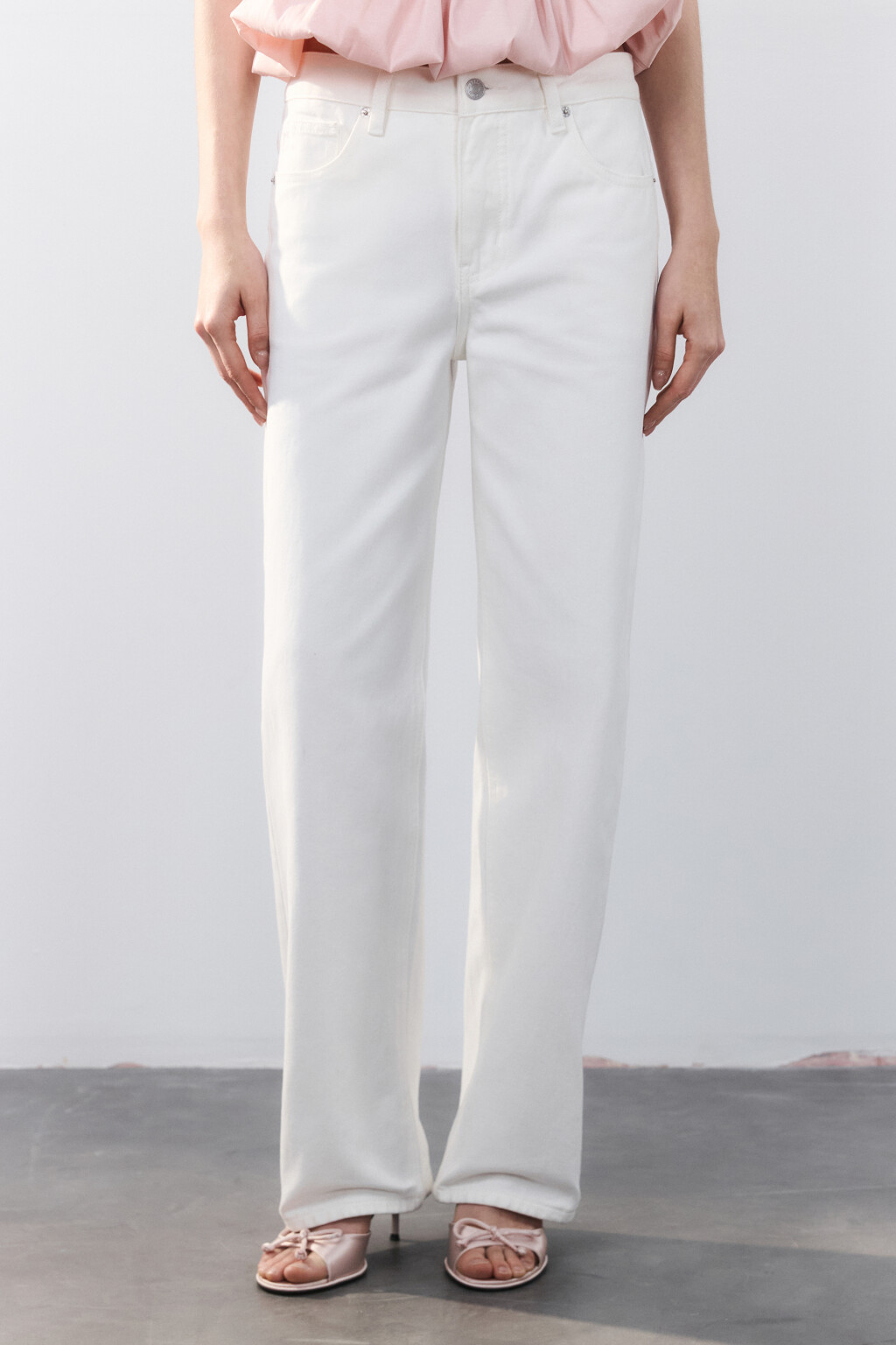 Джинсы прямые со средней посадкой - цвет белый - 2