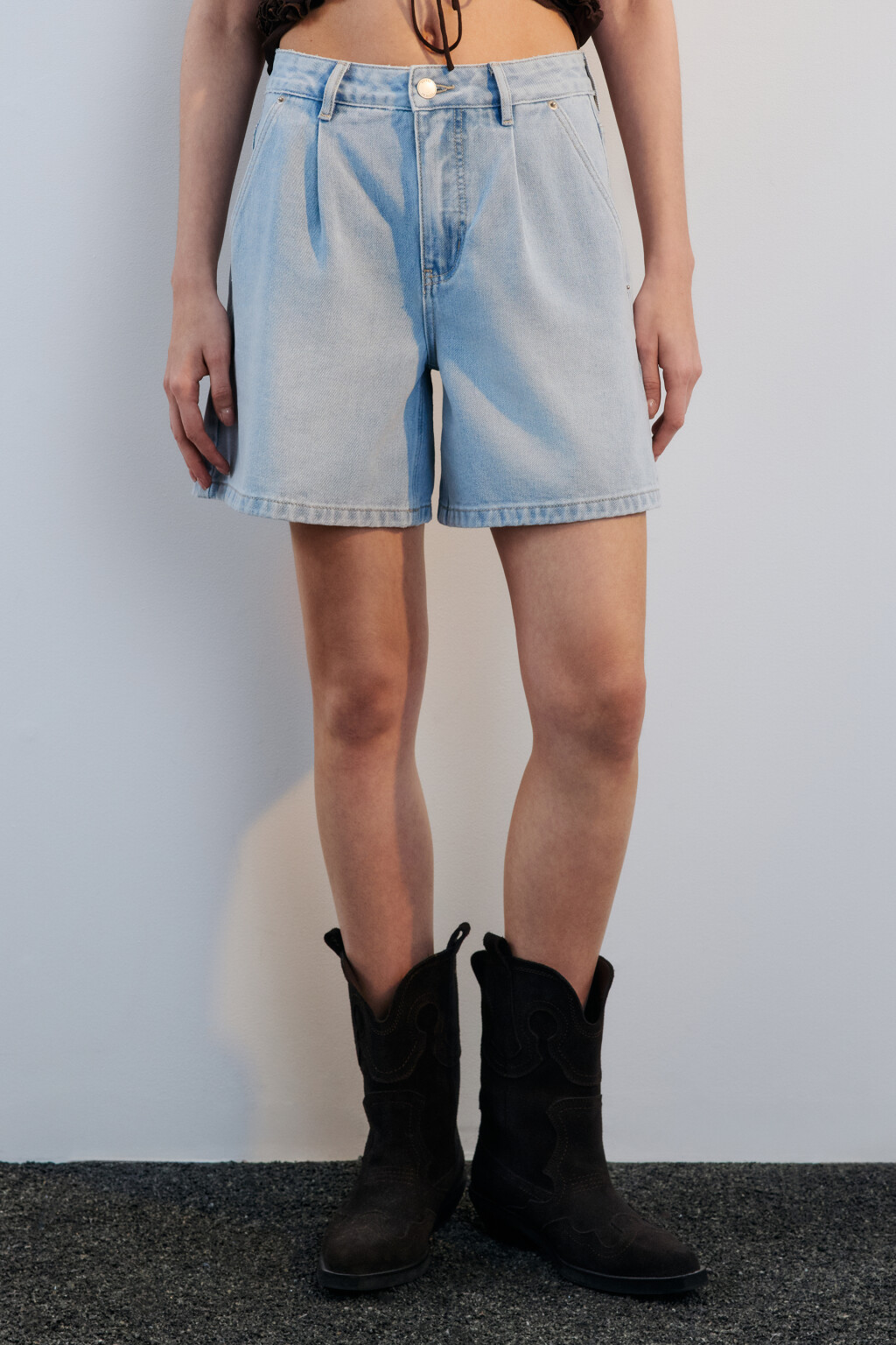 Шорты джинсовые с высокой посадкой - цвет голубой - 2