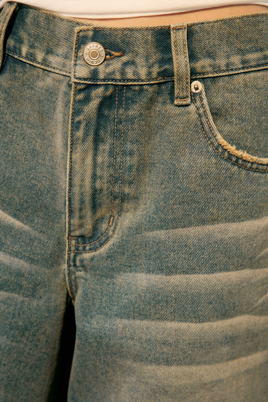 Шорты джинсовые с тинтованным окрашиванием - цвет темный тинт - 6