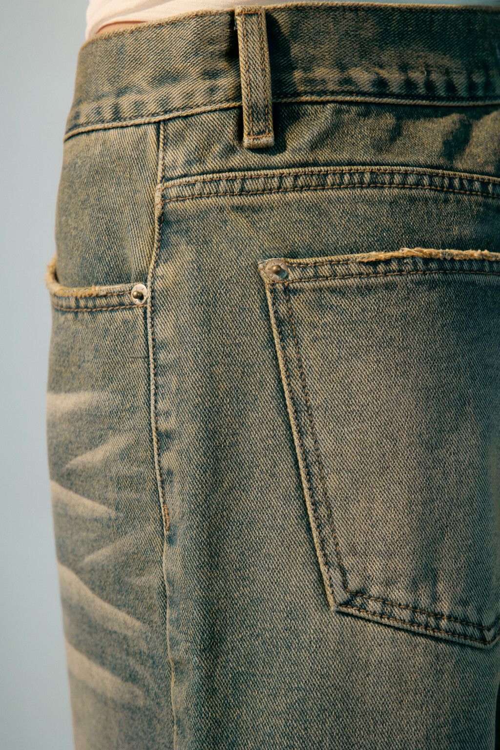 Шорты джинсовые с тинтованным окрашиванием - цвет темный тинт - 7