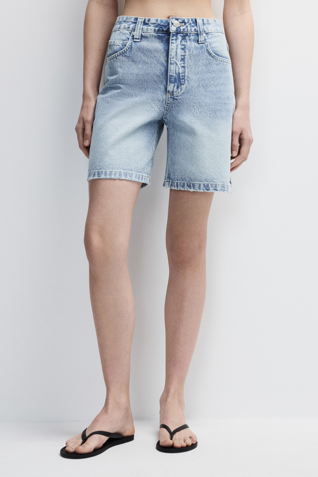 Шорты джинсовые с высокой посадкой - цвет голубой - 2
