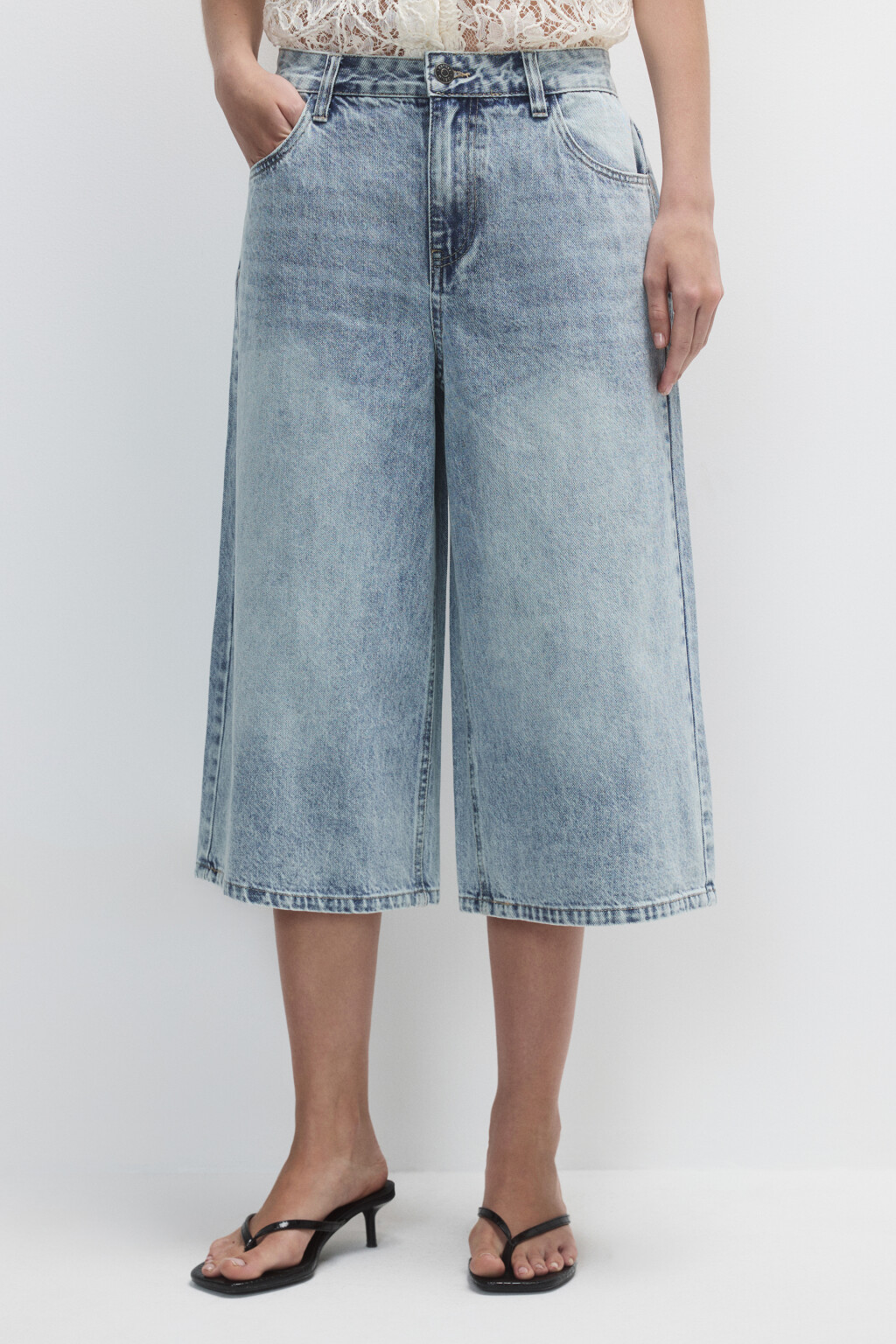 Шорты-бермуды джинсовые с низкой посадкой - цвет синий - 4