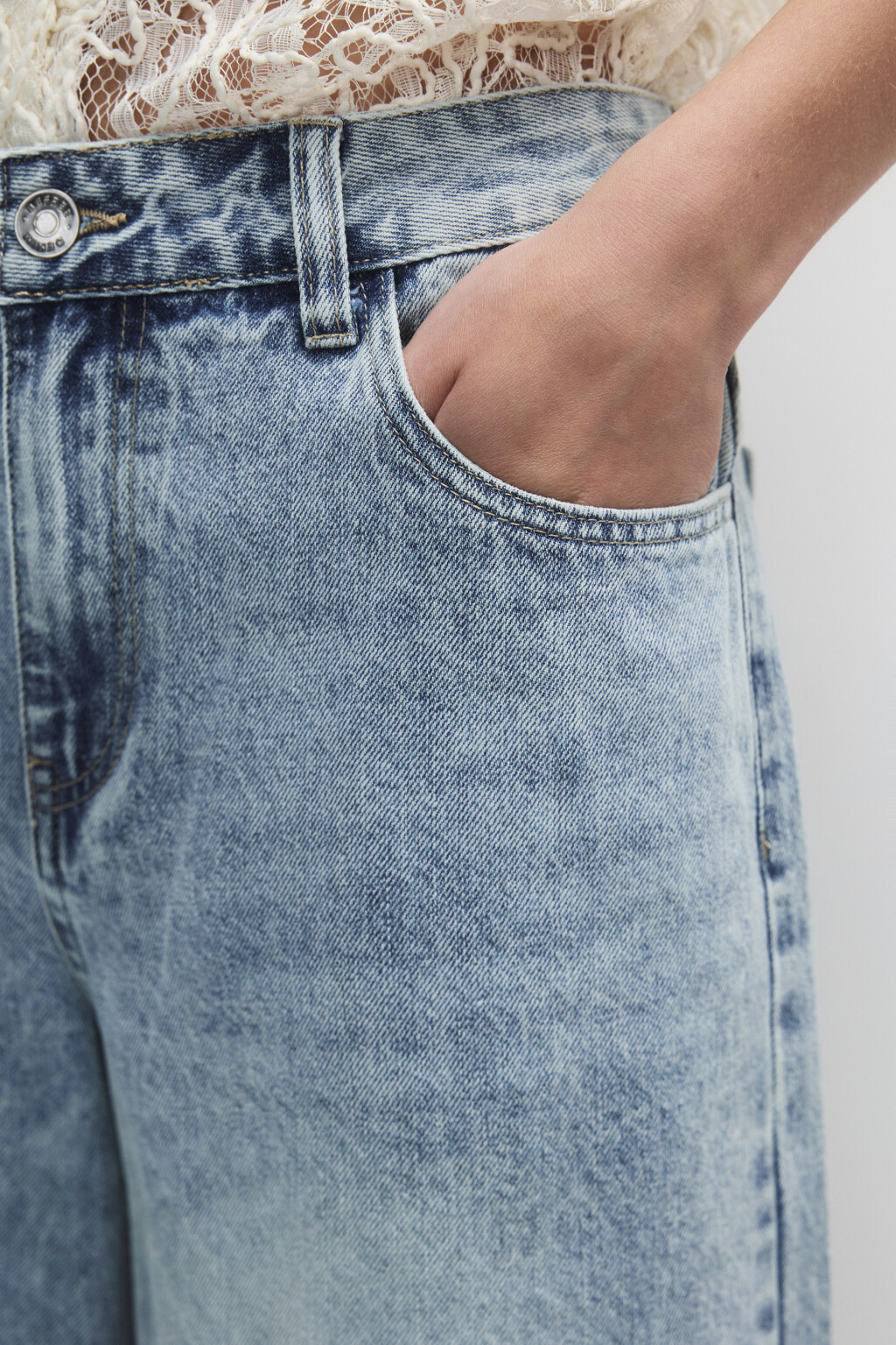 Шорты-бермуды джинсовые с низкой посадкой - цвет синий - 8