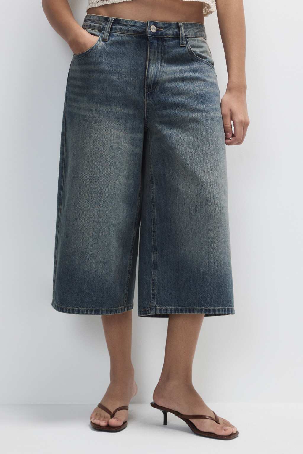 Шорты-бермуды джинсовые с низкой посадкой - цвет темный тинт - 3