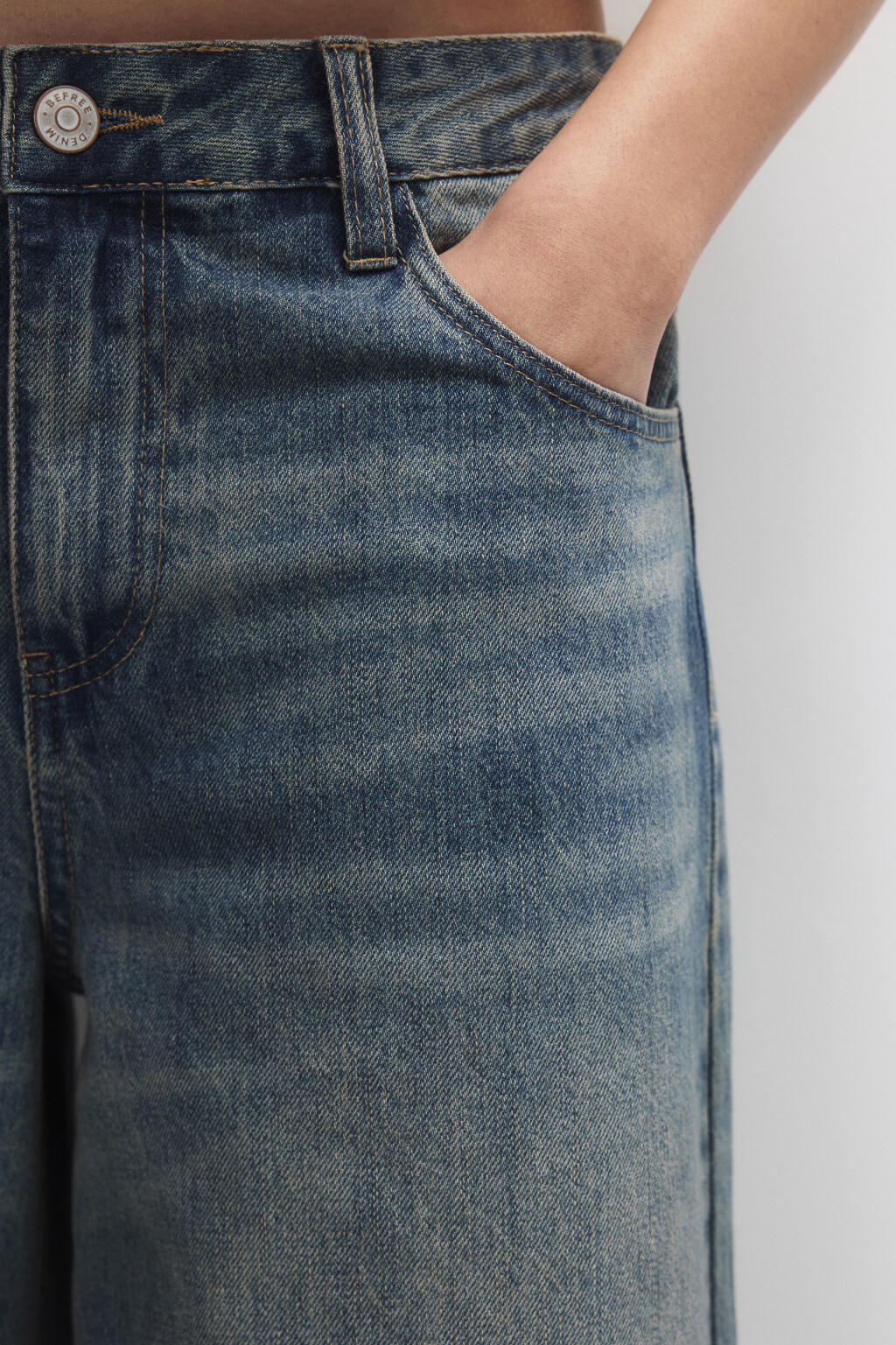 Шорты-бермуды джинсовые с низкой посадкой - цвет темный тинт - 6