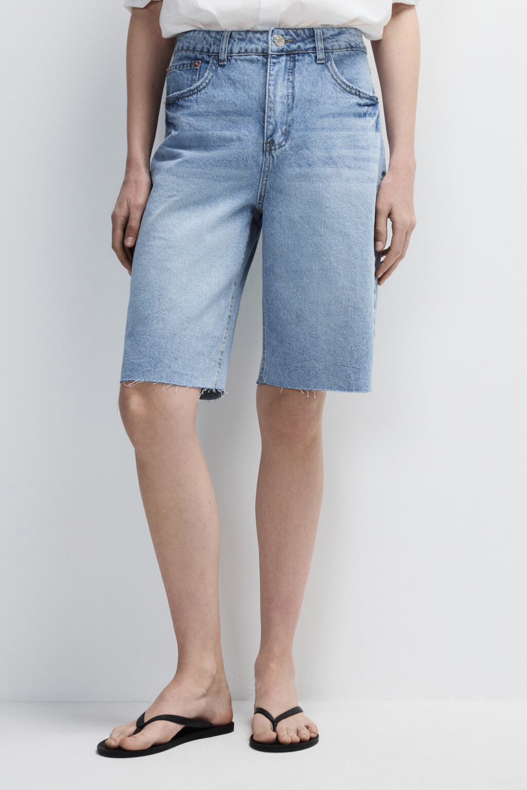 Шорты джинсовые прямые с высокой посадкой - цвет голубой - 2