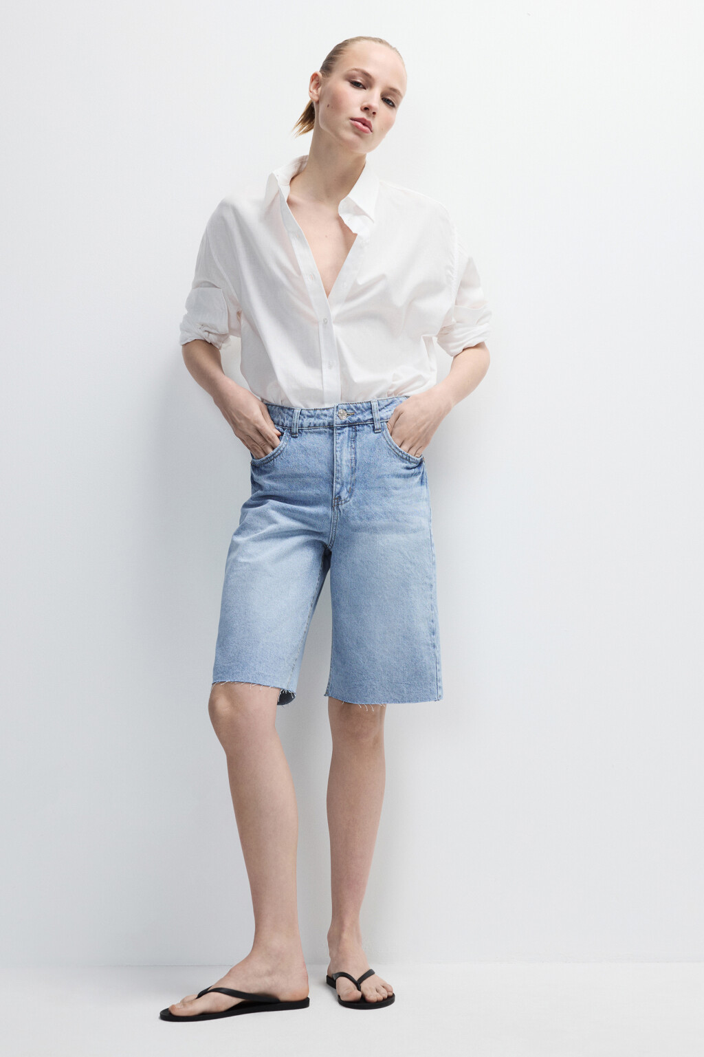 Шорты джинсовые прямые с высокой посадкой - цвет голубой - 4