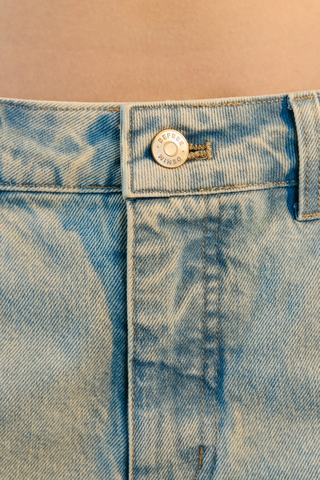 Шорты-бермуды джинсовые рваные - цвет синий - 8