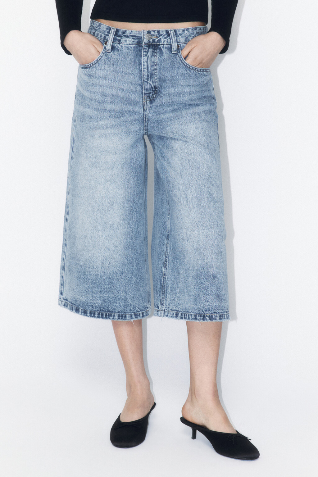 Шорты-бермуды джинсовые с низкой посадкой - цвет голубой - 4