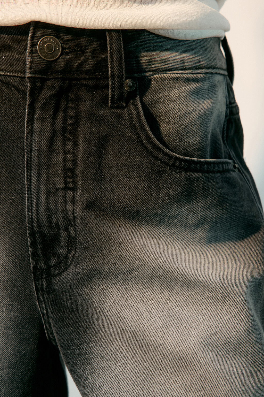 Шорты джинсовые с вареным эффектом - цвет черный - 6