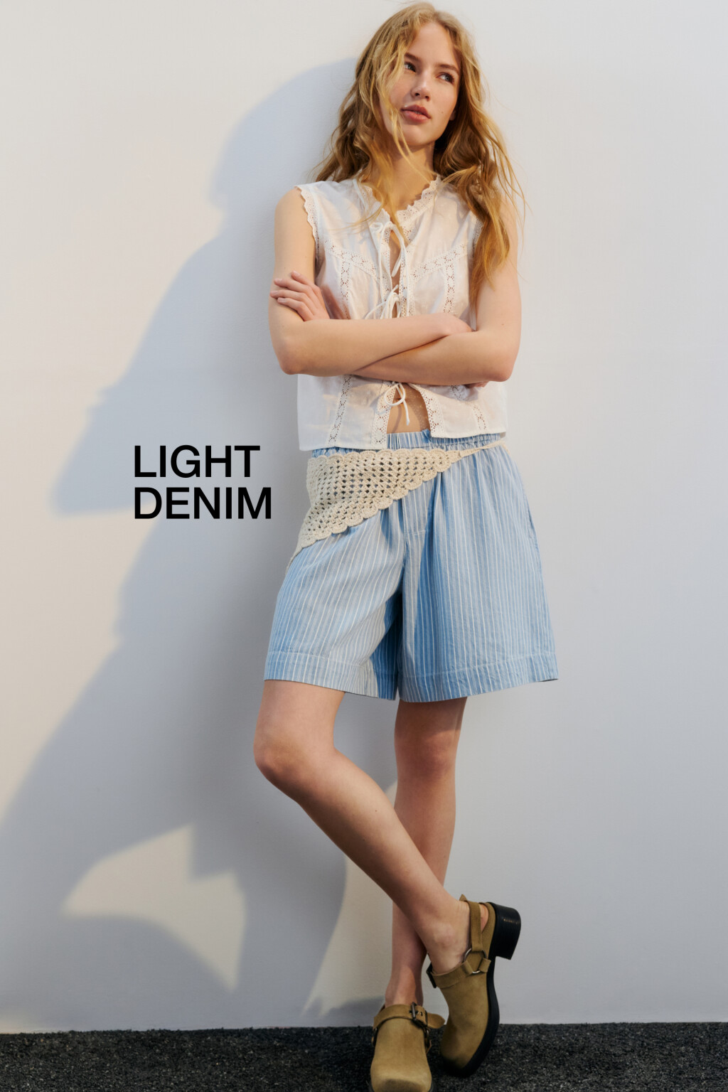 Шорты джинсовые с поясом на завязках - цвет голубой - 1