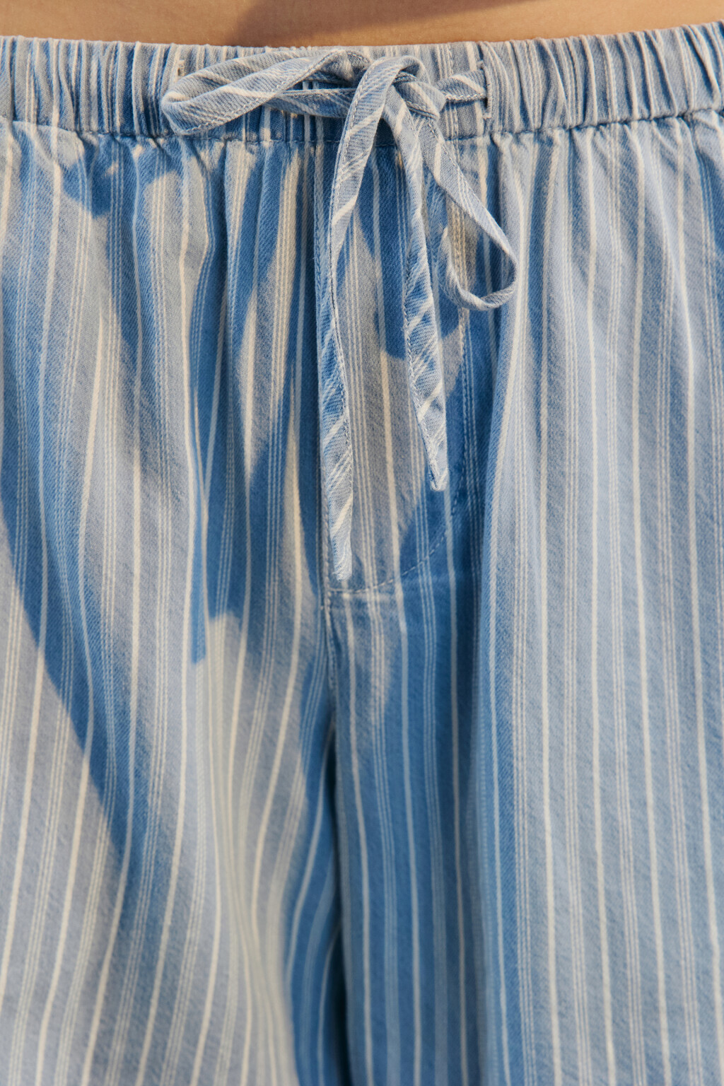 Шорты джинсовые с поясом на завязках - цвет голубой - 5