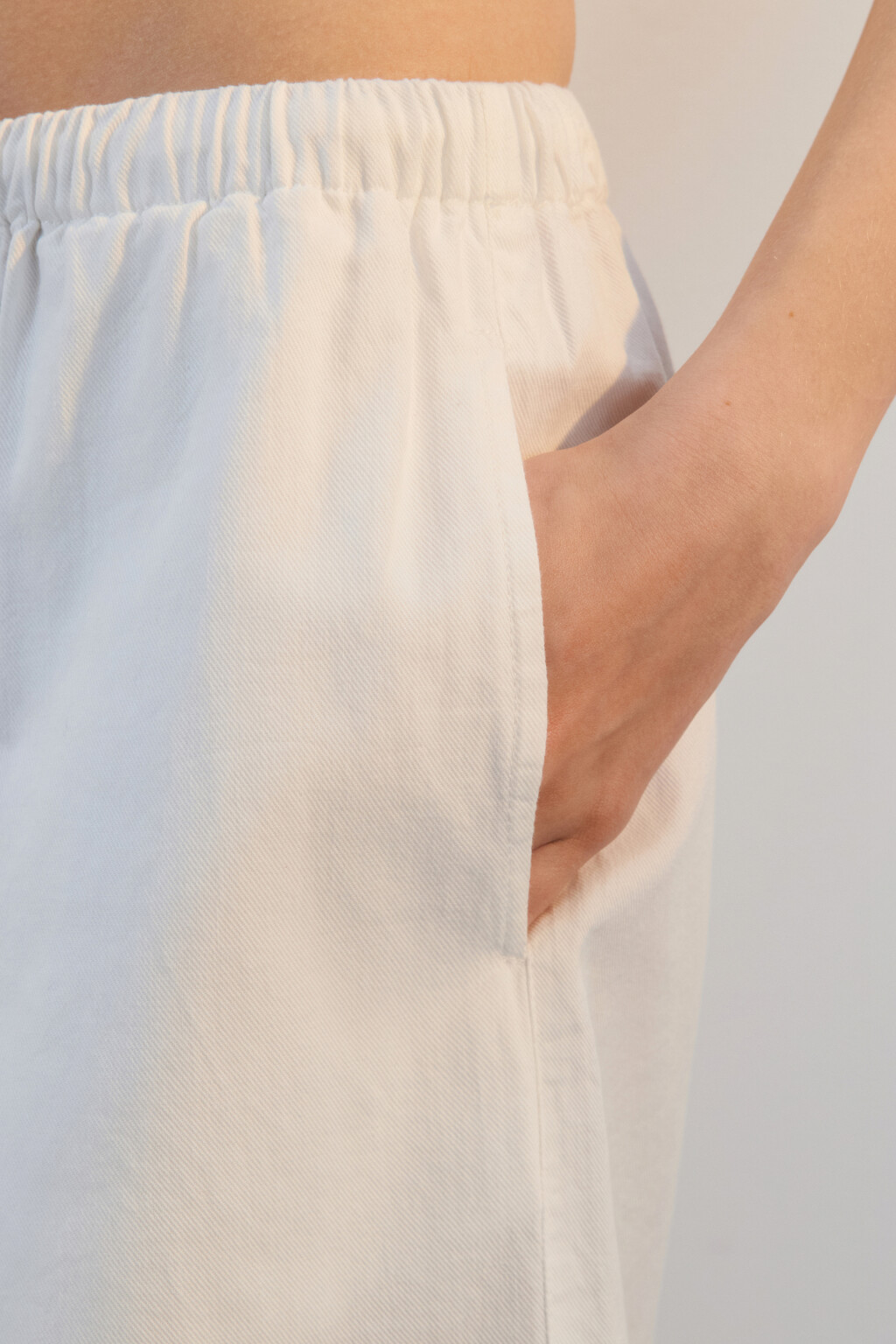 Шорты джинсовые с поясом на завязках - цвет белый - 6