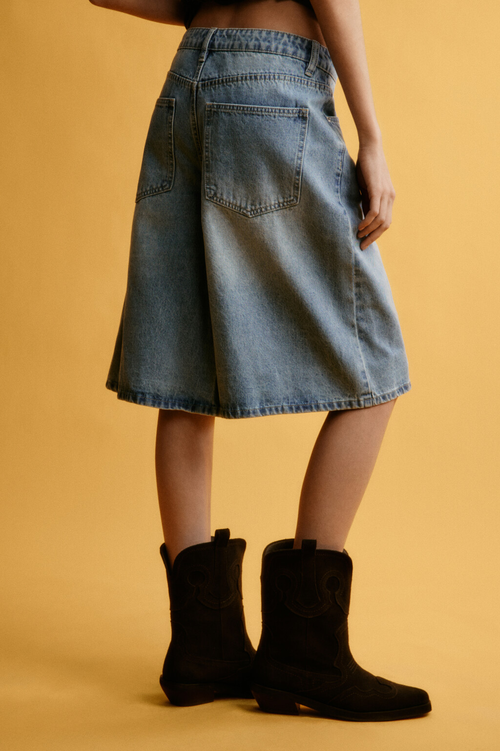 Шорты джинсовые с низкой посадкой - цвет голубой - 3