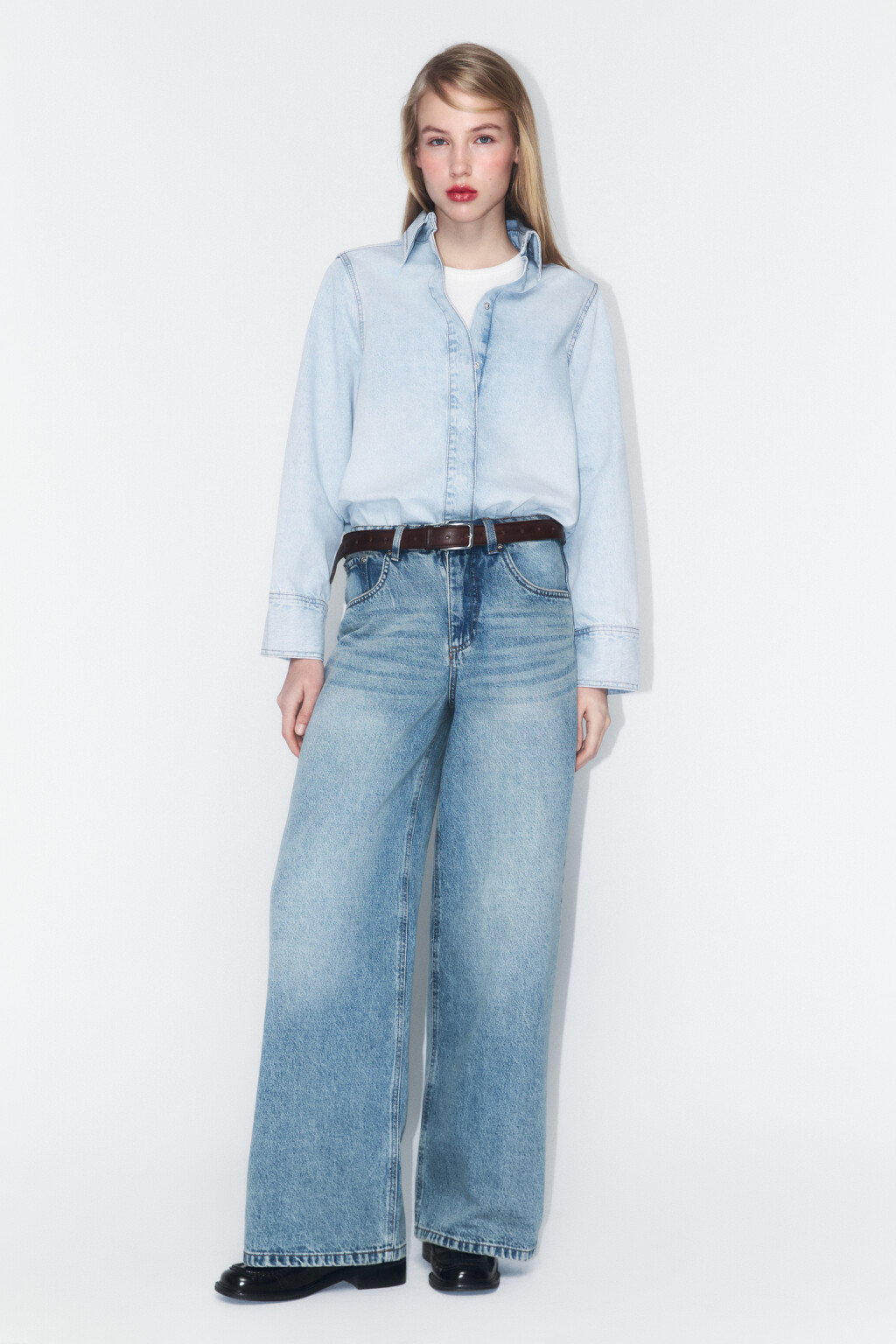 Рубашка-овершот джинсовая с вареным эффектом - цвет голубой - 5