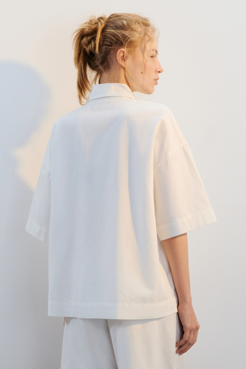 Рубашка джинсовая с коротким рукавом - цвет белый - 3