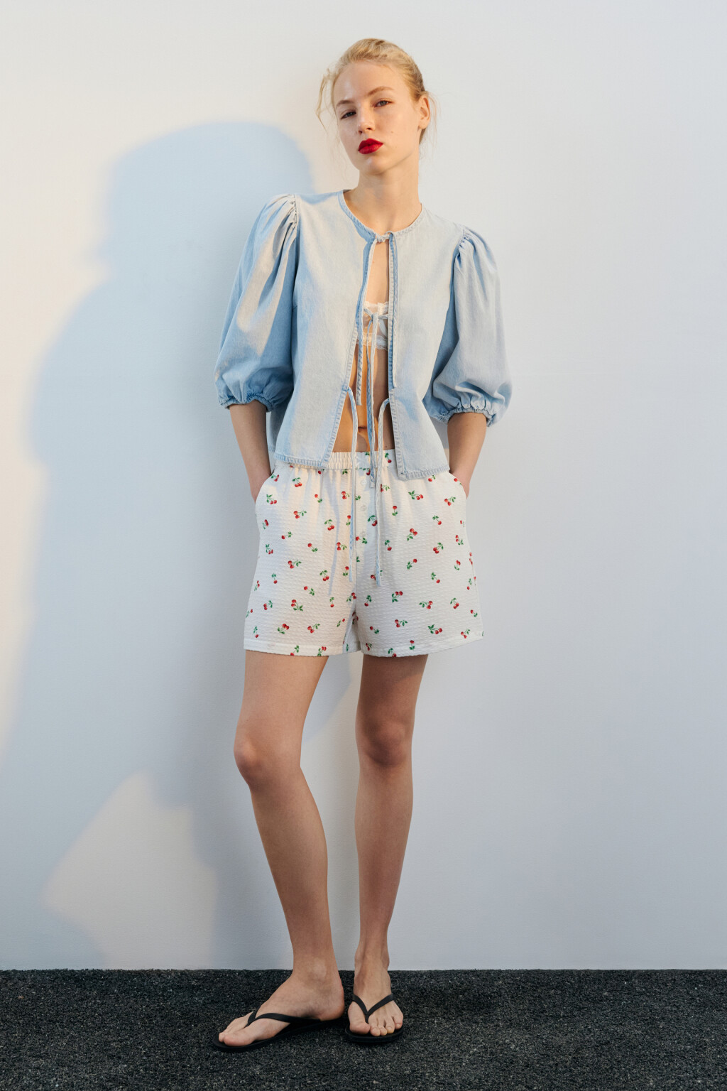 Блузка джинсовая с рукавами-фонариками - цвет голубой - 4