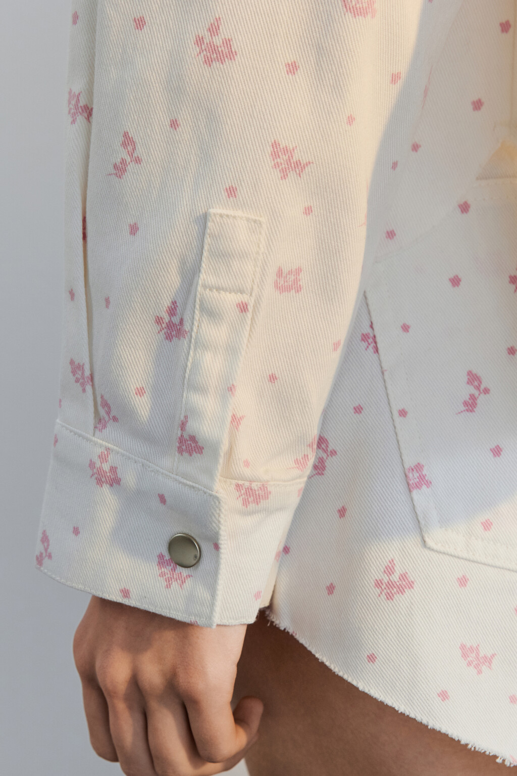 Рубашка джинсовая с цветочным принтом - цвет розовый - 7