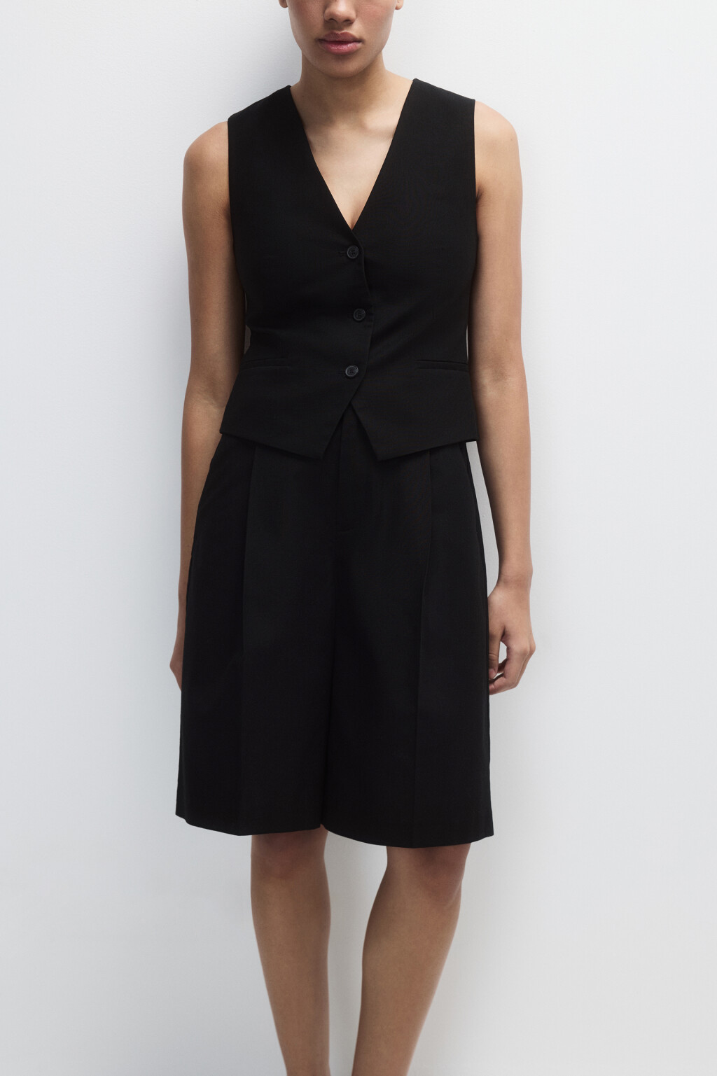 Жилет костюмный из ткани со льном - цвет черный - 1